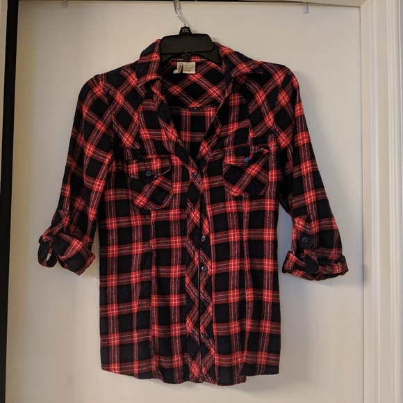 3/4 Sleeve plaid button up - Picture 1 of 7